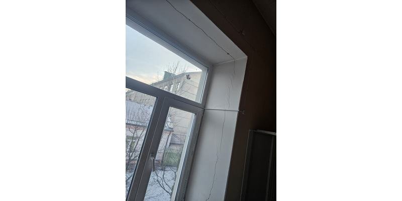 Заедающие двери и окна.